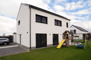 rihter-montazne-hise-race-fram (1)